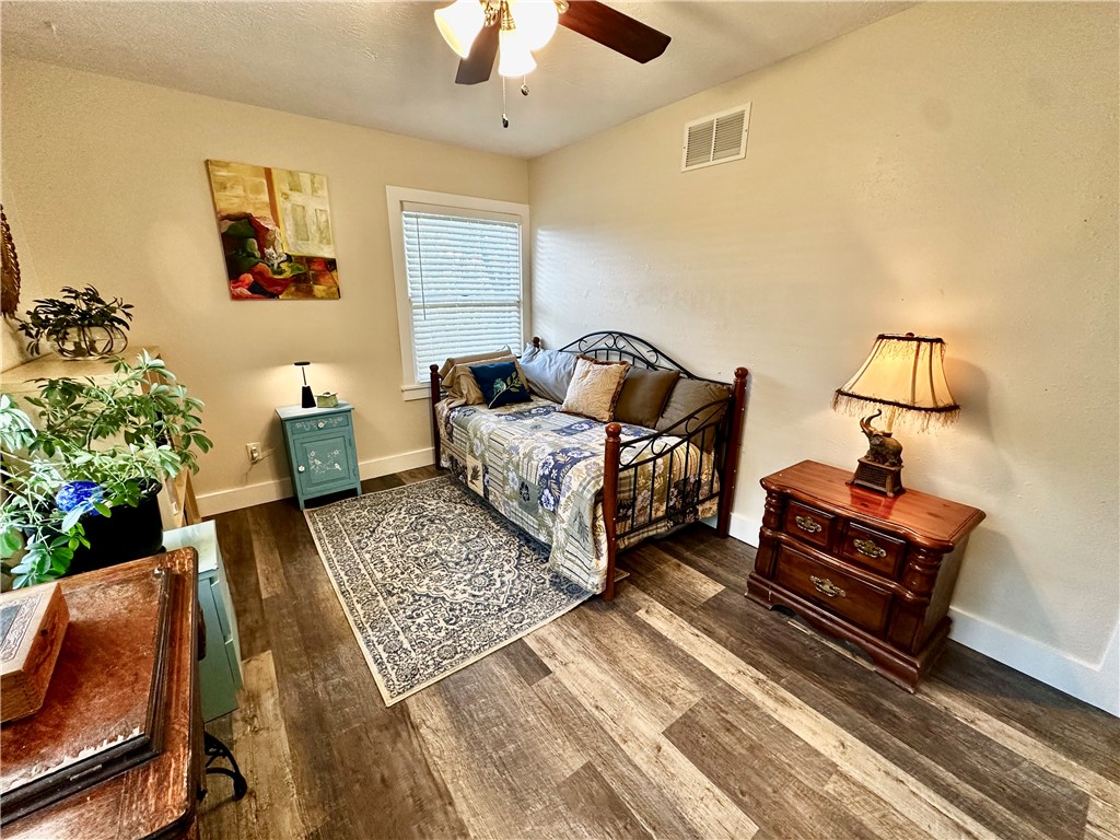 Unit 11 Holiday Island - Residential