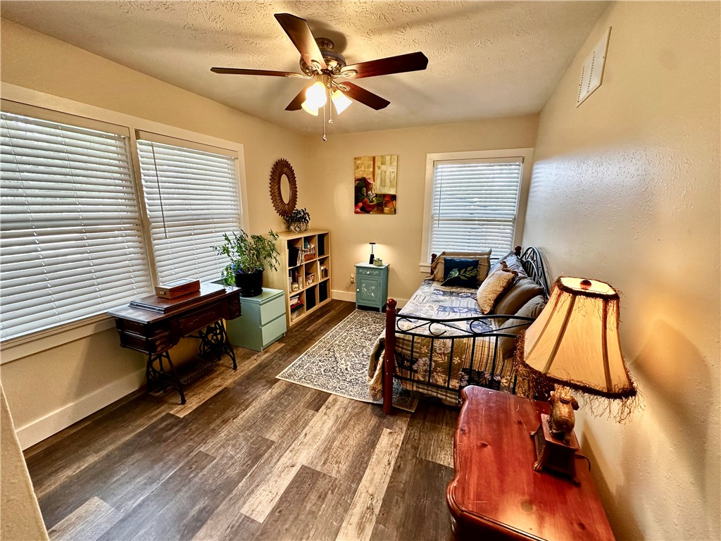 Unit 11 Holiday Island - Residential