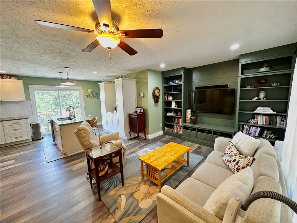 Unit 11 Holiday Island - Residential