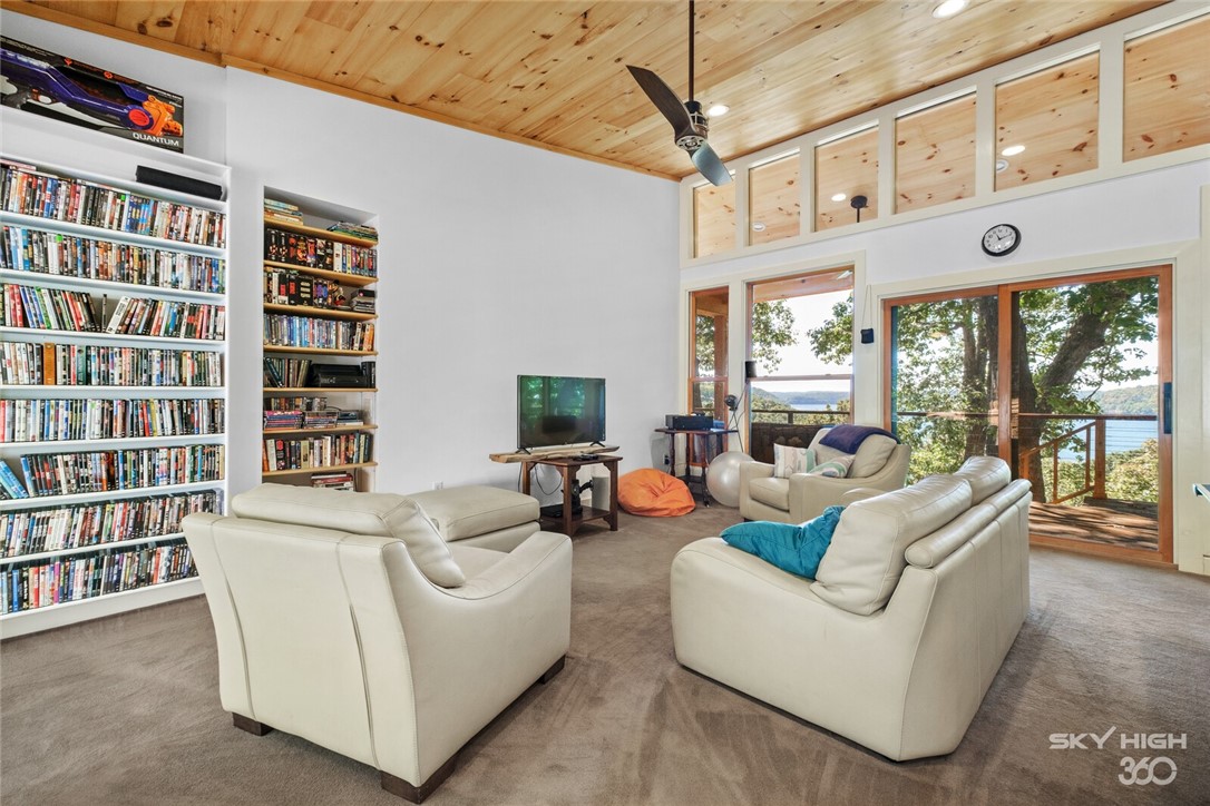 Point Mirage - Residential