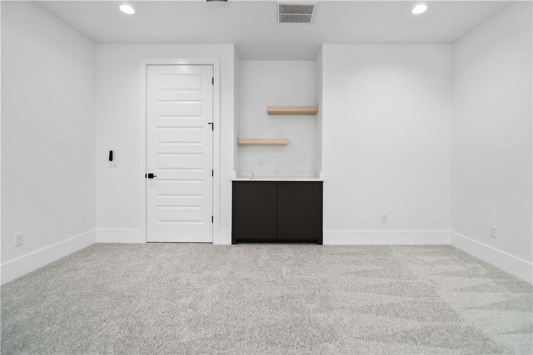 SOARING AT SCISSORTAIL SUB-ROGERS - Residential