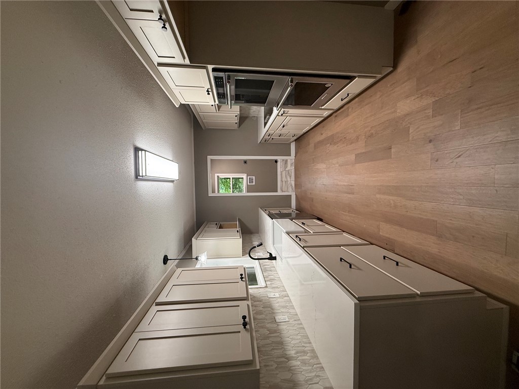 DAVIS SUB DIV - Residential