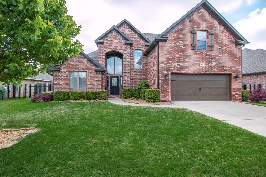 Beautiful one owner home in sought after Hearthstone Subdivision. Just minutes from everything and in the Bentonville School District. Open floor plan with family room, formal dining, powder bath and Master on main level. All guest rooms feature large walk-in closets.  Bentonville Schools, Central Park, Bright Field Middle, Fulbright Jr. High and Bentonville High School.  Friendly lab will be in crate upstairs.