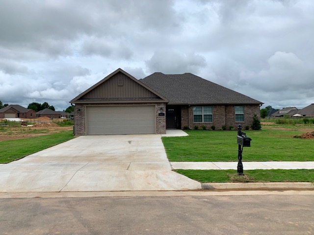 Beautiful  home in Oak Creek Subdivision. This 4 Bed 2 Bath home has an open floor plan, custom cabinets, wood look ceramic tile throughout, granite countertops, gas log fire place, crown molding, stainless appliances, jacuzzi tub in master bath and much more!  **Owner approval needed for pet.  No cats allowed**