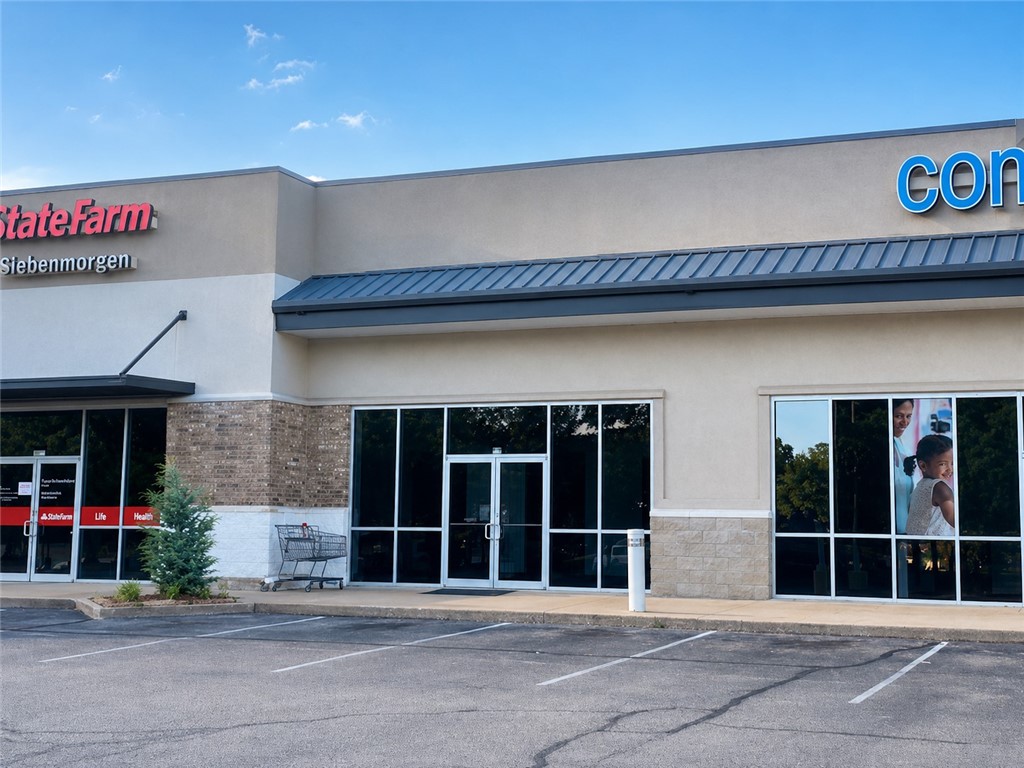 Excellent lease opportunity in a high-visibility strip center located along MLK Jr Blvd. with strong daily traffic counts. This versatile commercial space offers excellent exposure, convenient access, ample parking, and strong daily traffic counts. Location is ideal for retail, office, or service industry.