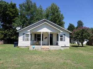 Cute house right near downtown. Would make a great rental property or starter home. 3 bed 1.5 bath and a nice lot with large trees. Vinyl siding forlow maintenance and washer, dryer, refrigerator, dishwasher, stove and water softener all included!! Great value, call for your appointment to seethis one today! 114956
