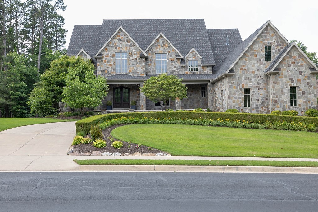 Custom built home remodeled in 2020 to be featured in Southern Home Magazine, located on the 12th green.  5BD, 4 full, 3 half baths, media room and so much more!