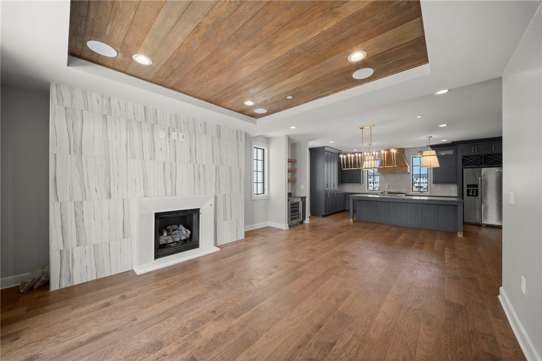 Pinnacle Heights Rogers - Residential