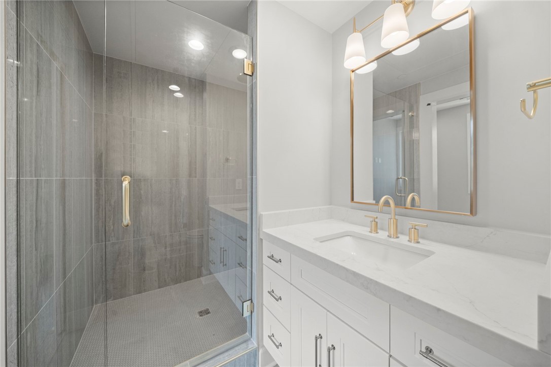 Pinnacle Heights Rogers - Residential