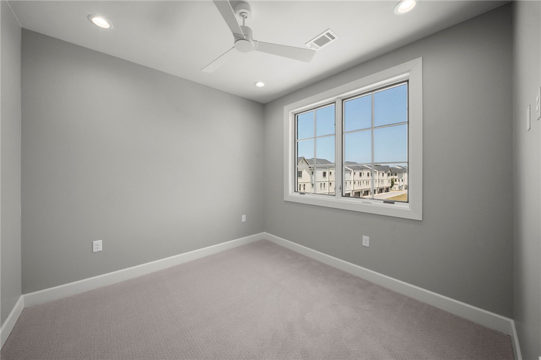 Pinnacle Heights Rogers - Residential