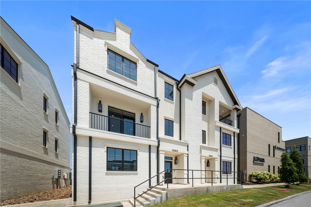 Pinnacle Heights Rogers - Residential