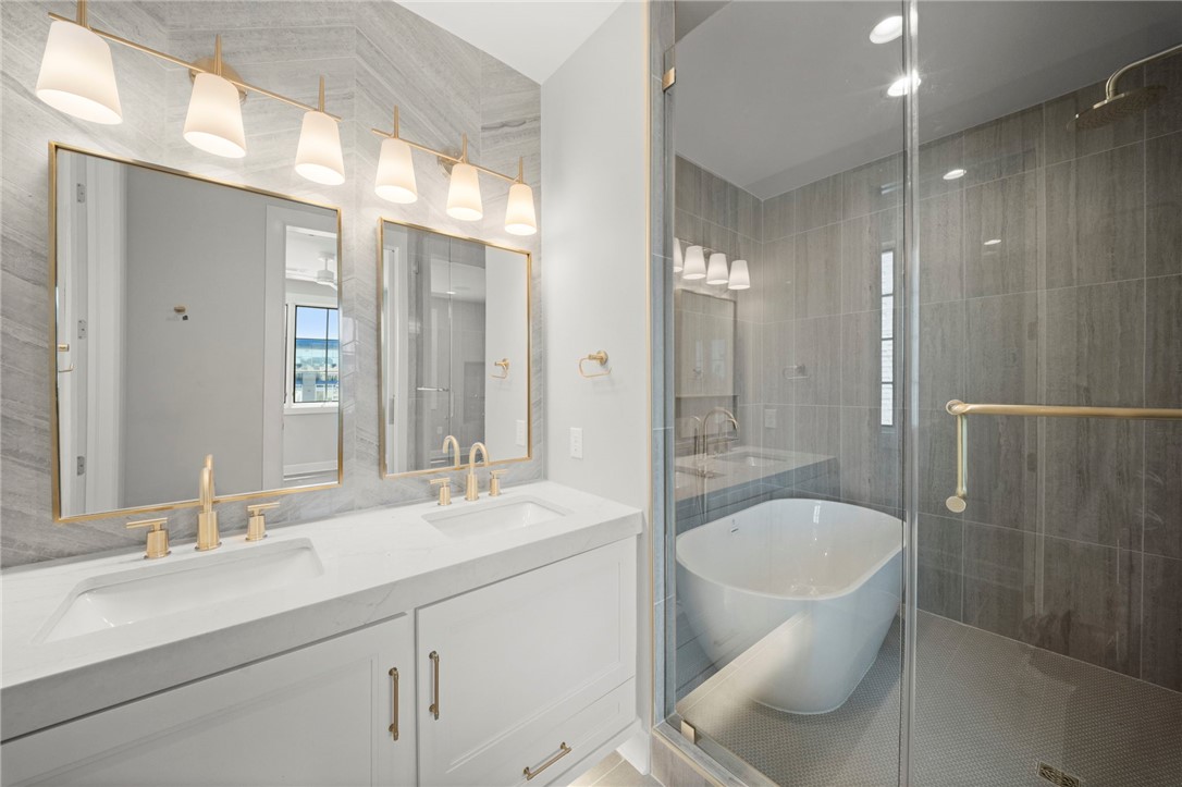 Pinnacle Heights Rogers - Residential