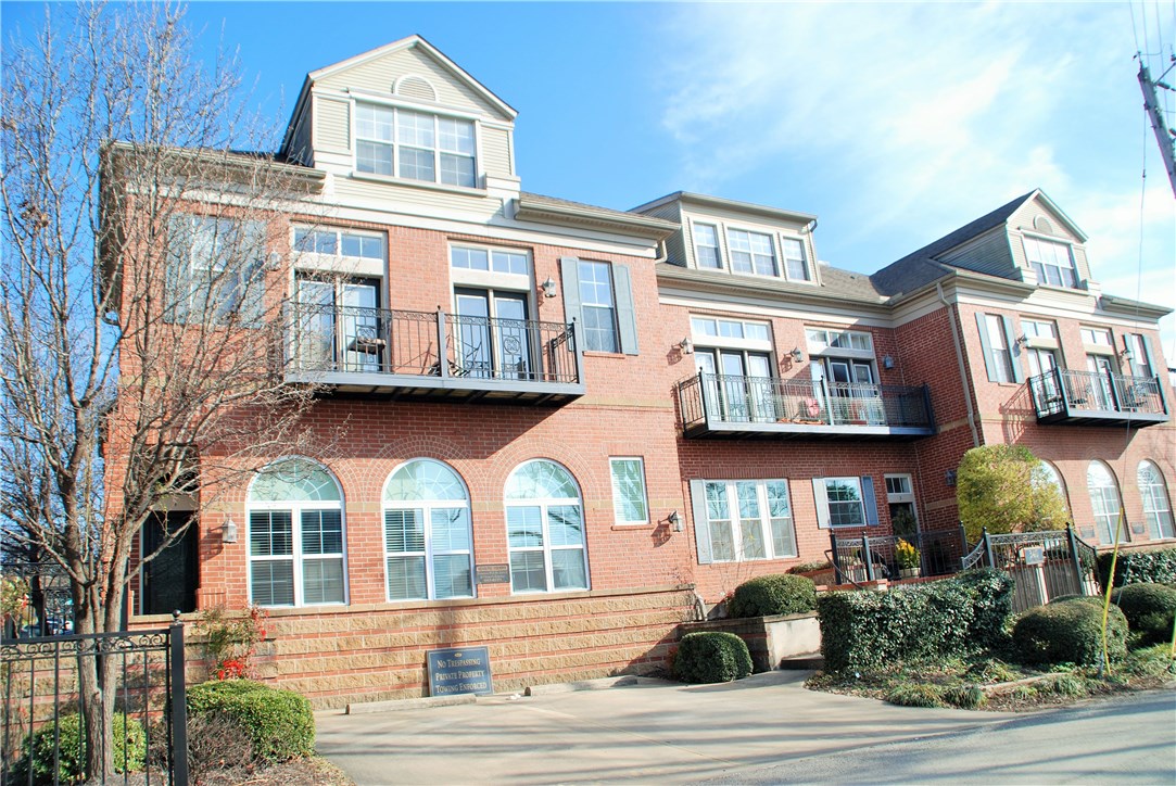 Campbell Ave Condos Hpr - Residential
