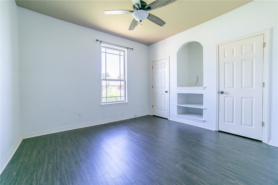 Briar Chase - Residential