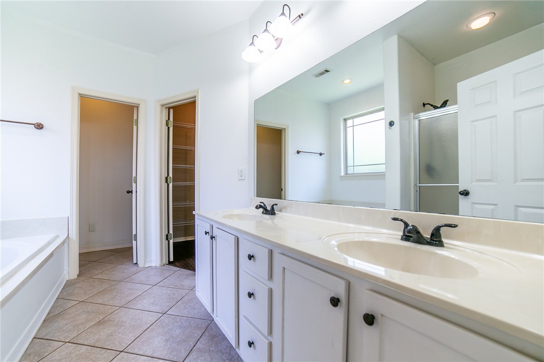 Briar Chase - Residential