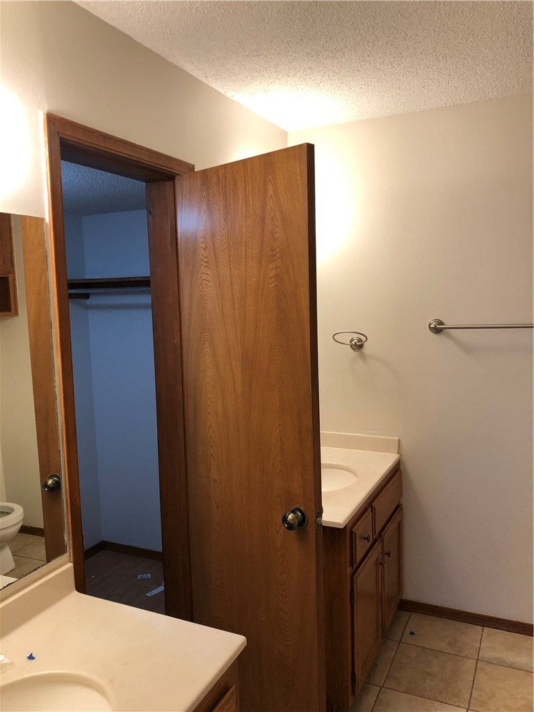 Sundance Acres Ph 2 Rogers - Residential Lease
