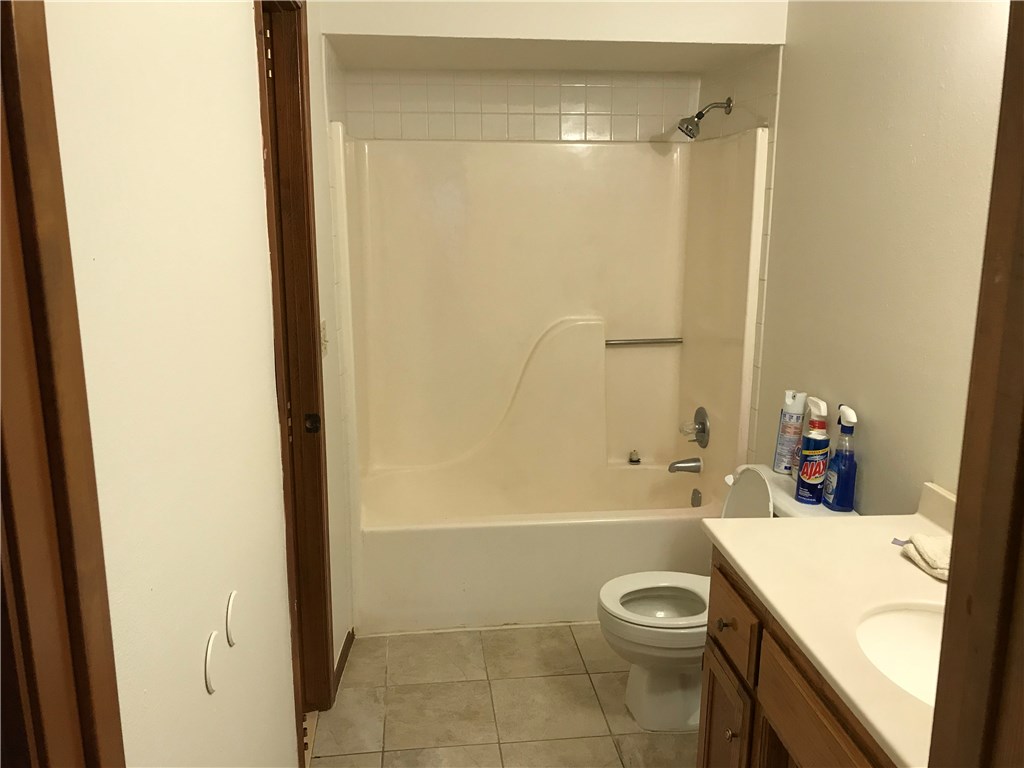 Sundance Acres Ph 2 Rogers - Residential Lease