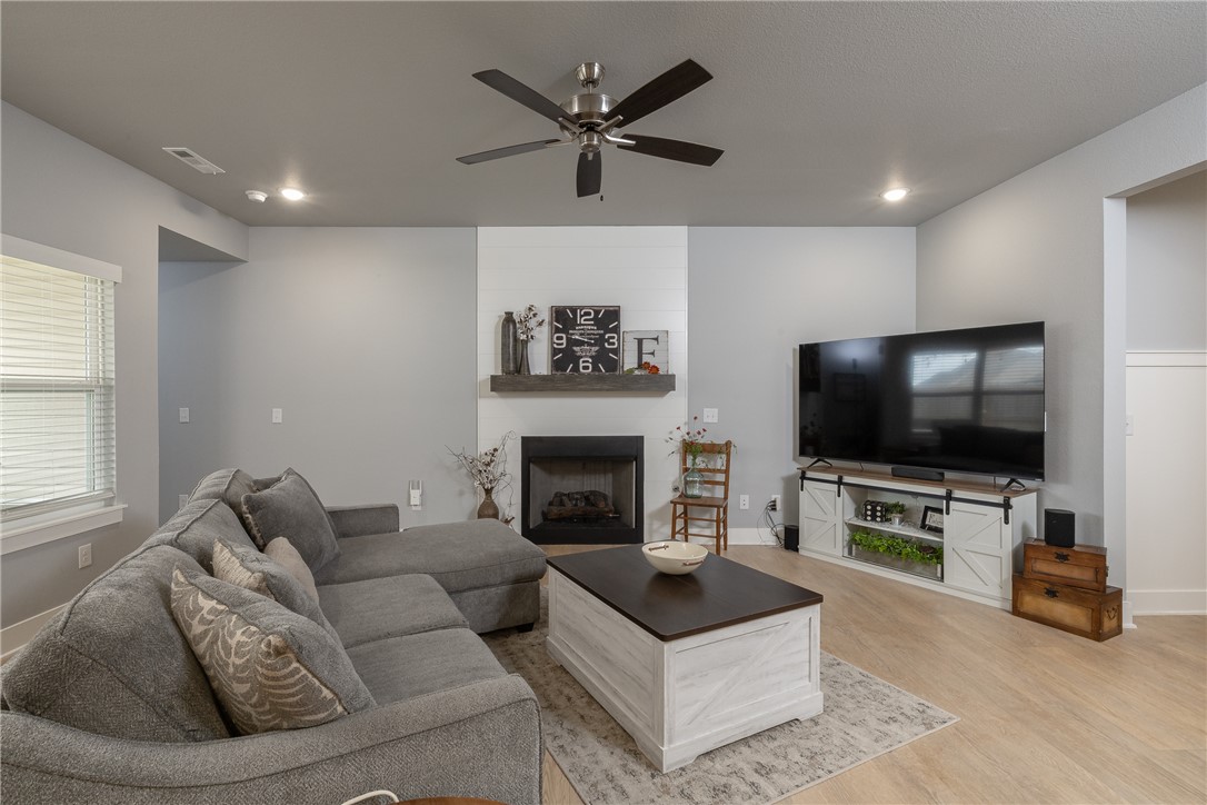 Towne West Sub Ph I - Residential