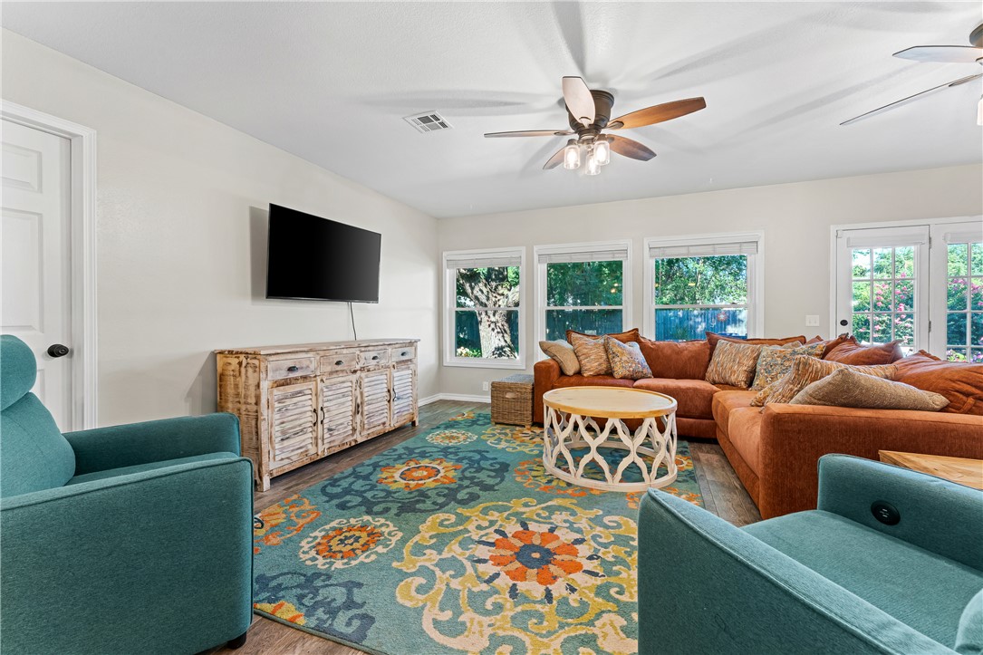 WHISPERING TIMBERS PH 4 - Residential