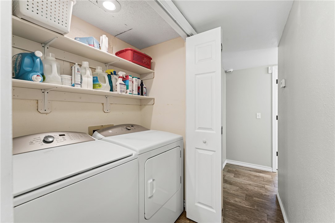 WHISPERING TIMBERS PH 4 - Residential