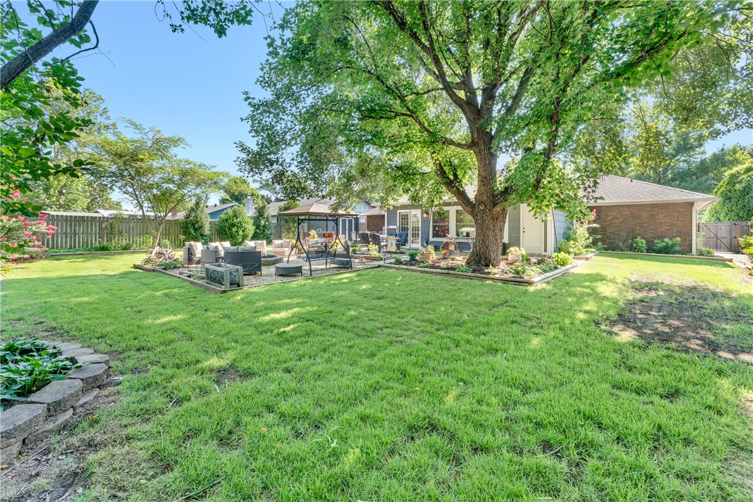 WHISPERING TIMBERS PH 4 - Residential