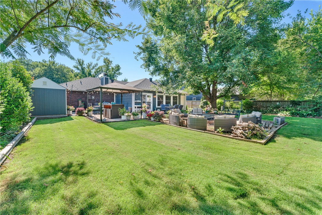 WHISPERING TIMBERS PH 4 - Residential