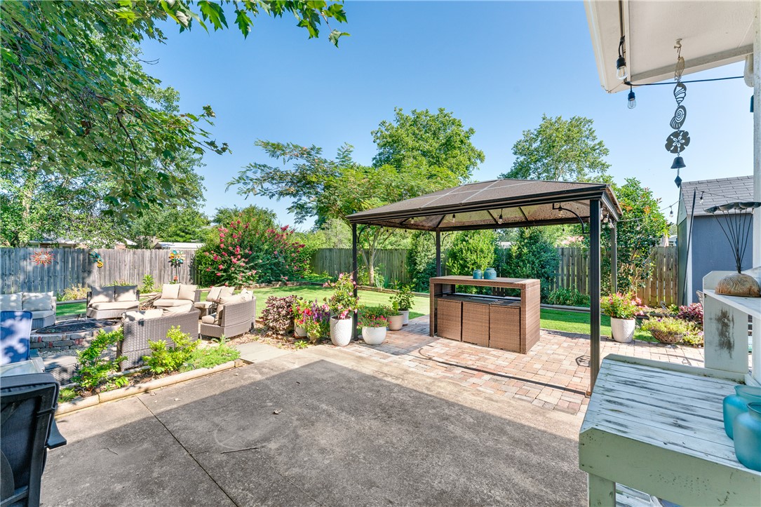 WHISPERING TIMBERS PH 4 - Residential