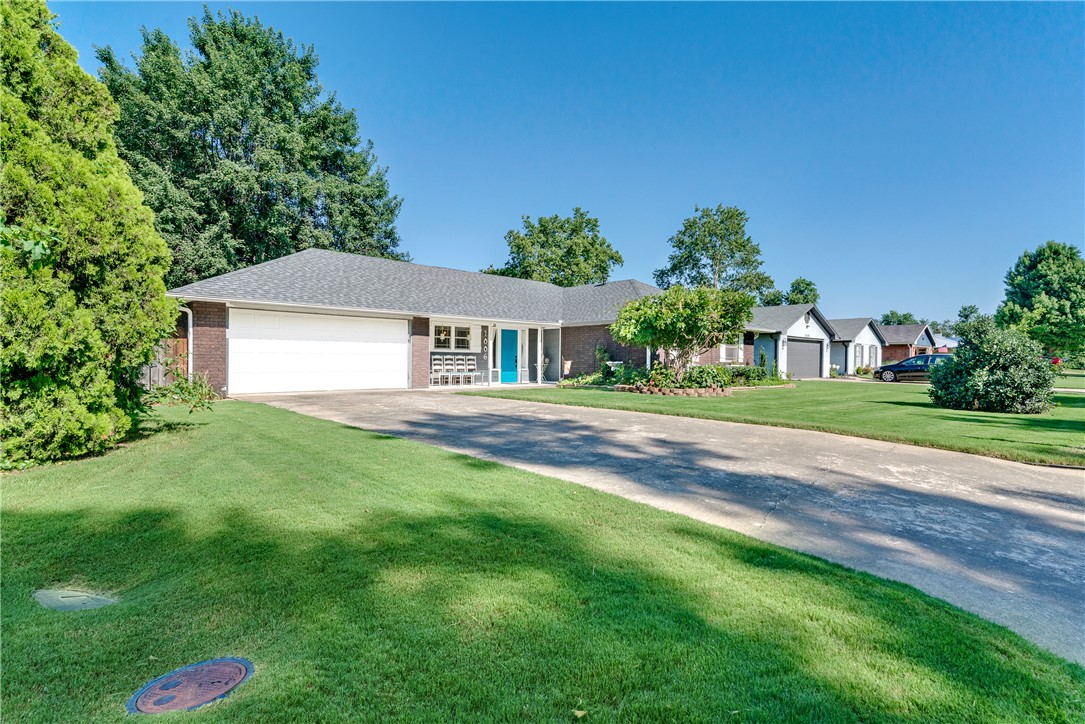 WHISPERING TIMBERS PH 4 - Residential