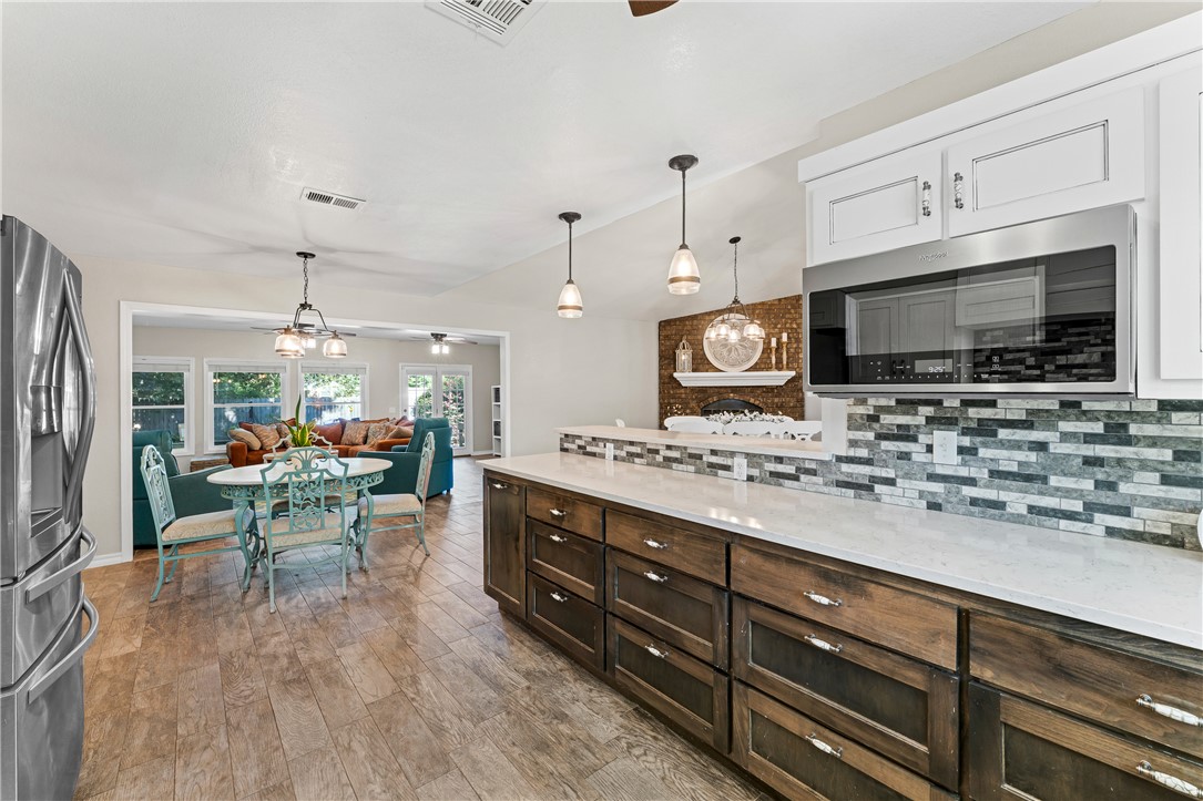 WHISPERING TIMBERS PH 4 - Residential