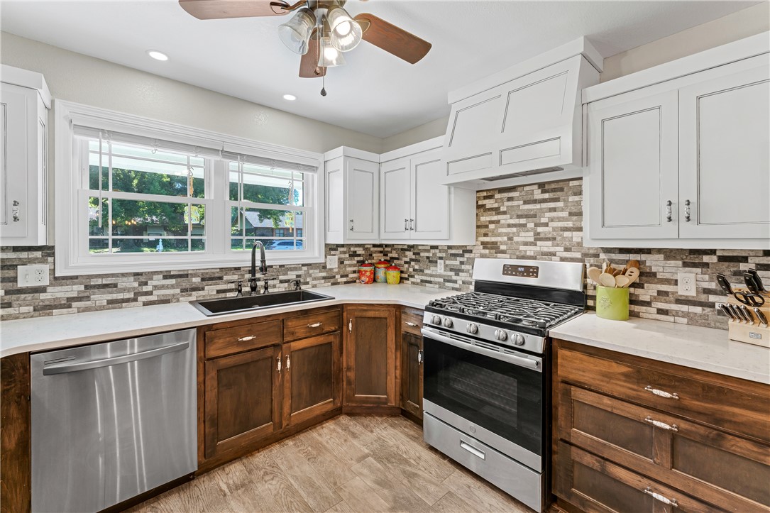 WHISPERING TIMBERS PH 4 - Residential