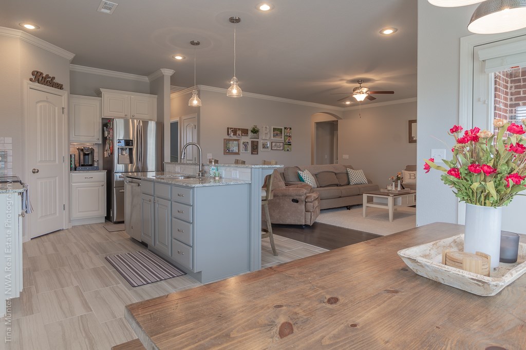 Chelsea Point II Rogers - Residential