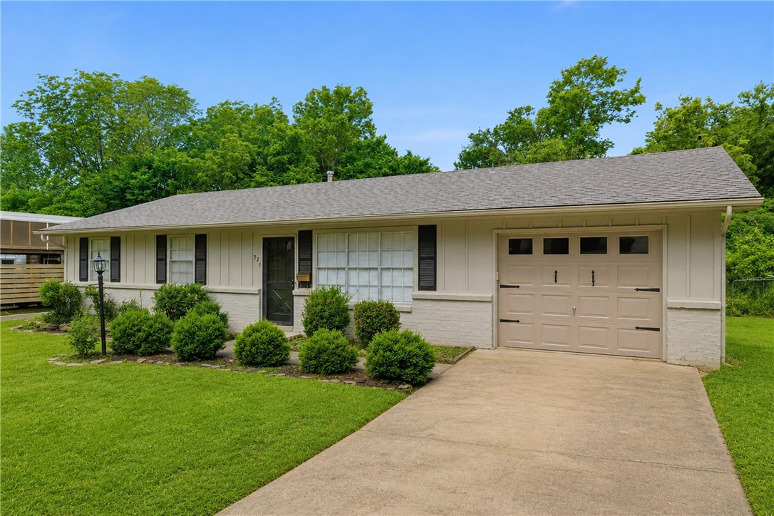 Location location location!!  Perfect value add property in the Washington Willow neighborhood of Fayetteville. Just N of Rebecca St, this mid century ranch on .24 acres is ready for a stylish transformation.  Add square footage, turn the half bath to a full bath, and give it some Palm Springs atomic ranch flair, this property is ready for your unique touch. Home has been pre-inspected, and inspection report is available for buyers making an offer.