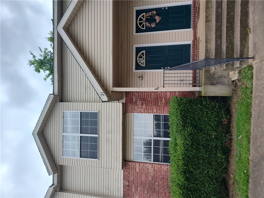 Freshly painted 2 bedroom 2 1/2 bath townhome. The unit comes with washer, dryer, stove, microwave, fridge and dishwasher. Broker owned.