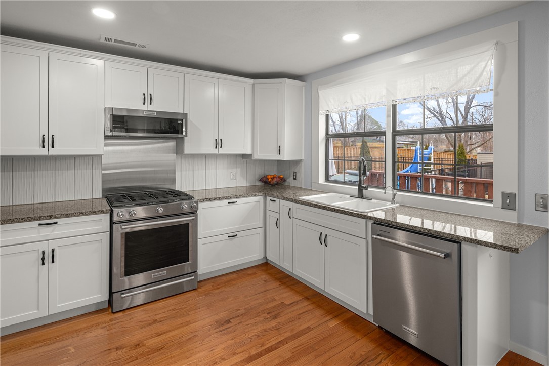 16-19-30-ROGERS - Residential