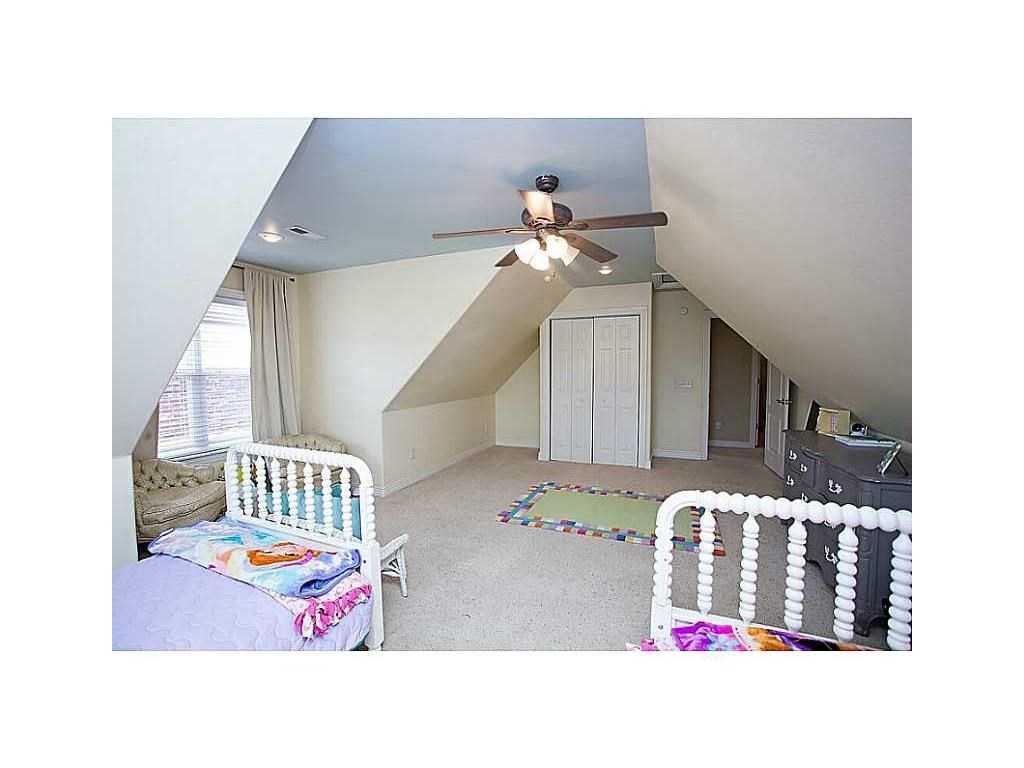 Emerald Heights Sub Rogers - Residential Lease