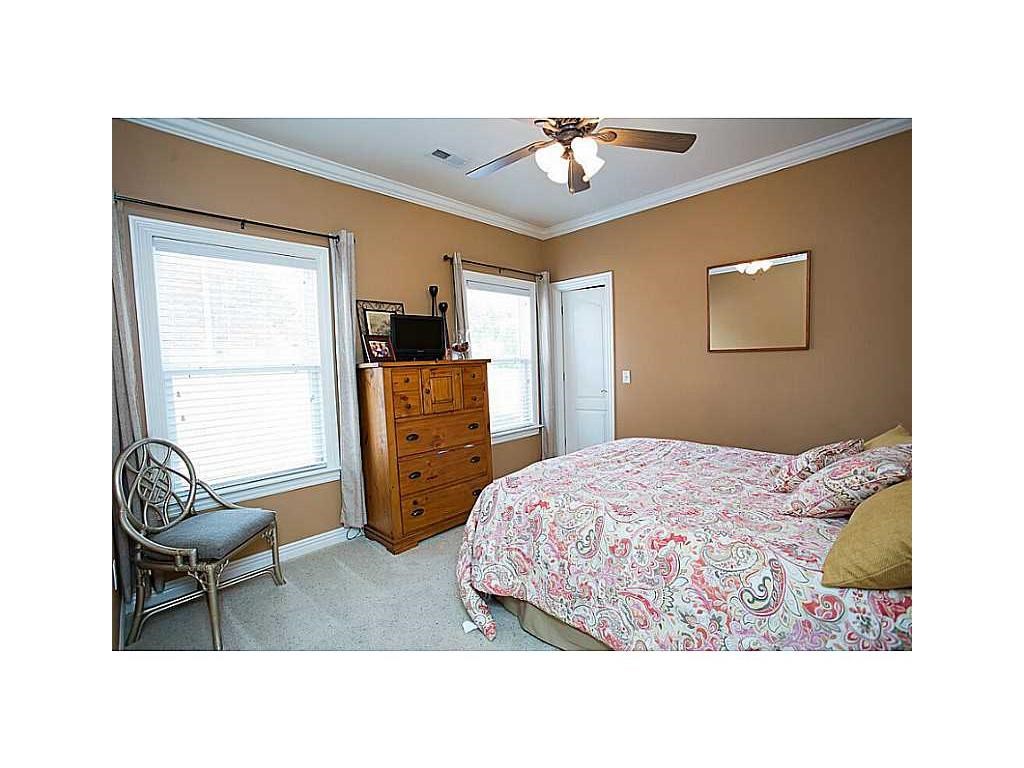 Emerald Heights Sub Rogers - Residential Lease
