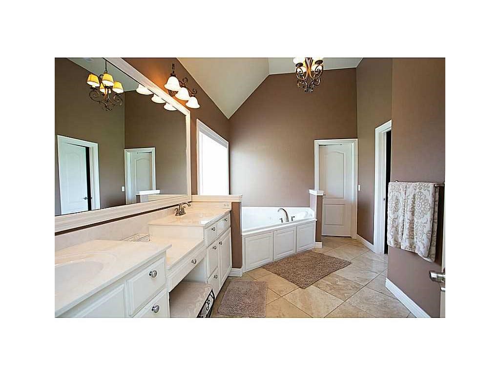 Emerald Heights Sub Rogers - Residential Lease