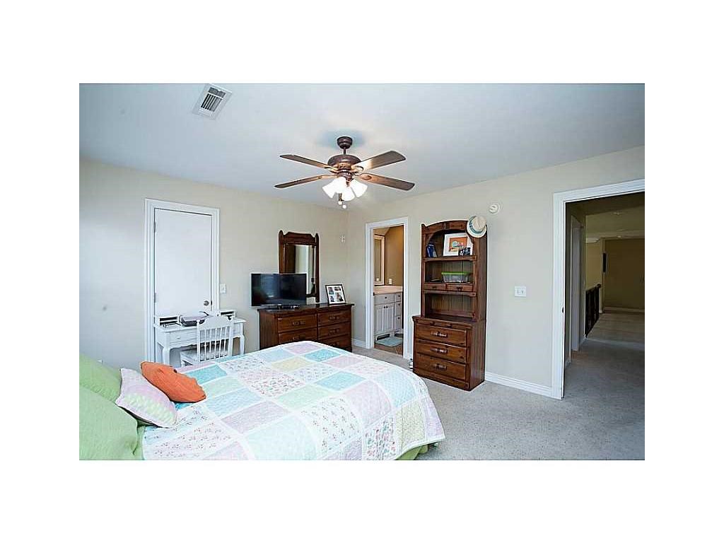 Emerald Heights Sub Rogers - Residential Lease