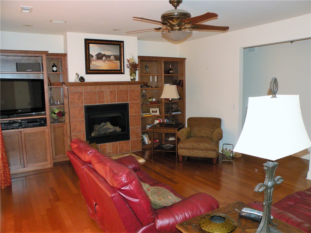 Unit 112 Holiday Island - Residential