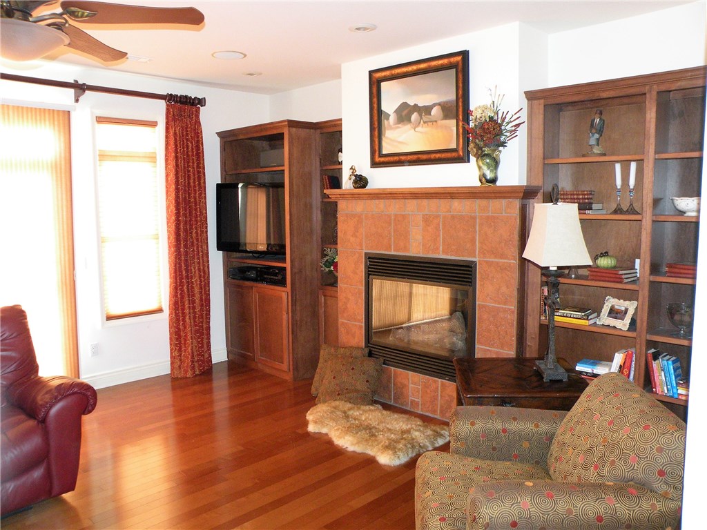 Unit 112 Holiday Island - Residential