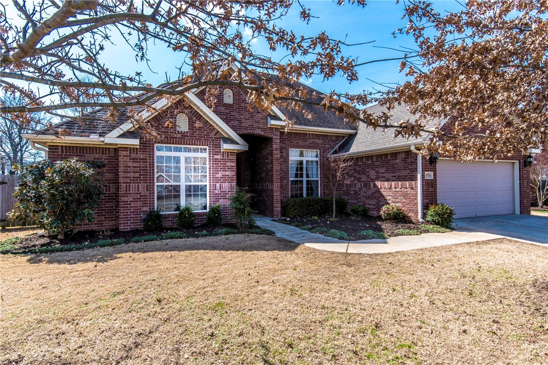 4 Bedroom 3 bath home in the Clabber Creek Subdivision! Grand-entry with 12 foot ceilings, updated light fixtures, ceramic wood tile throughout, formal dining, eat-in kitchen, large updated kitchen with lots of cabinetry, granite counters, & pantry! Laundry room/mudroom with cabinets! Split floor plan! Master Suite with walk-in closets! 4th bedroom/office with full bath! All bathrooms updated! Full privacy fence! Convenient to Holt Middle School!