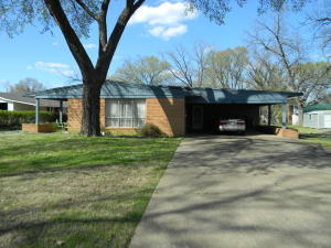 You've got to see this super cute 3 bedroom 2 bath home in the Russellville historic district. This home features 2 living areas, an enclosed patio, and 16x24 storage building. To be sold AS-IS.