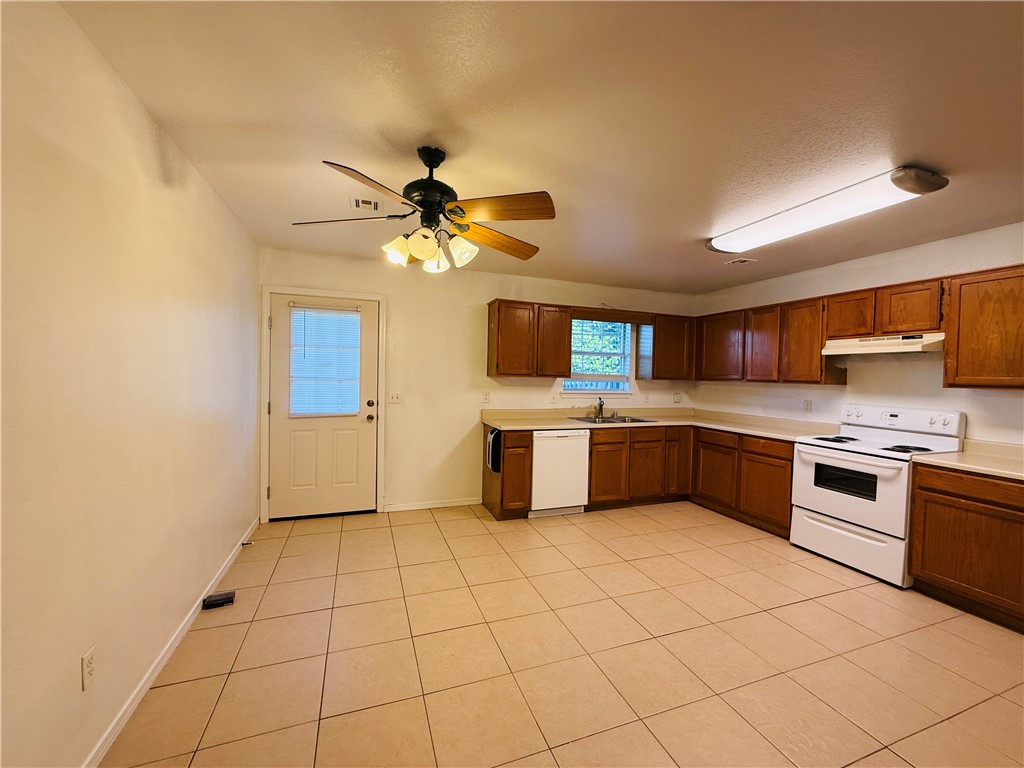 Holly Gardens Bentonville - Residential Lease