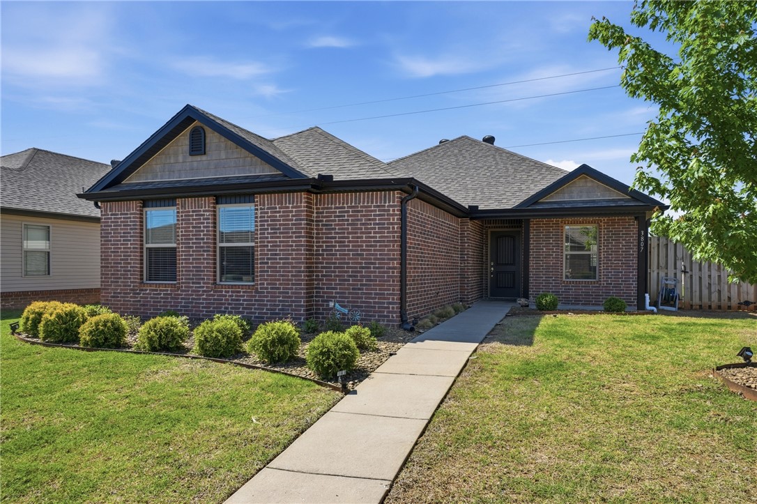 FOR LEASE. Welcome to 3807 SW Capstone Avenue, a well-maintained 3-bedroom, 2-bathroom home located in one of Bentonville’s most convenient and desirable areas. This inviting property offers a functional layout with comfortable living spaces, perfect for families, professionals, or anyone looking to enjoy all that Northwest Arkansas has to offer. The home features a spacious fenced backyard, ideal for pets, outdoor entertaining, or simply relaxing in your own private outdoor space. Inside, you’ll find a practical floor plan with three generously sized bedrooms, two full bathrooms, and a bright living area designed for everyday living. Situated just minutes from schools, parks, shopping, dining, and Bentonville’s world-class biking trails, this home combines comfort, convenience, and location.