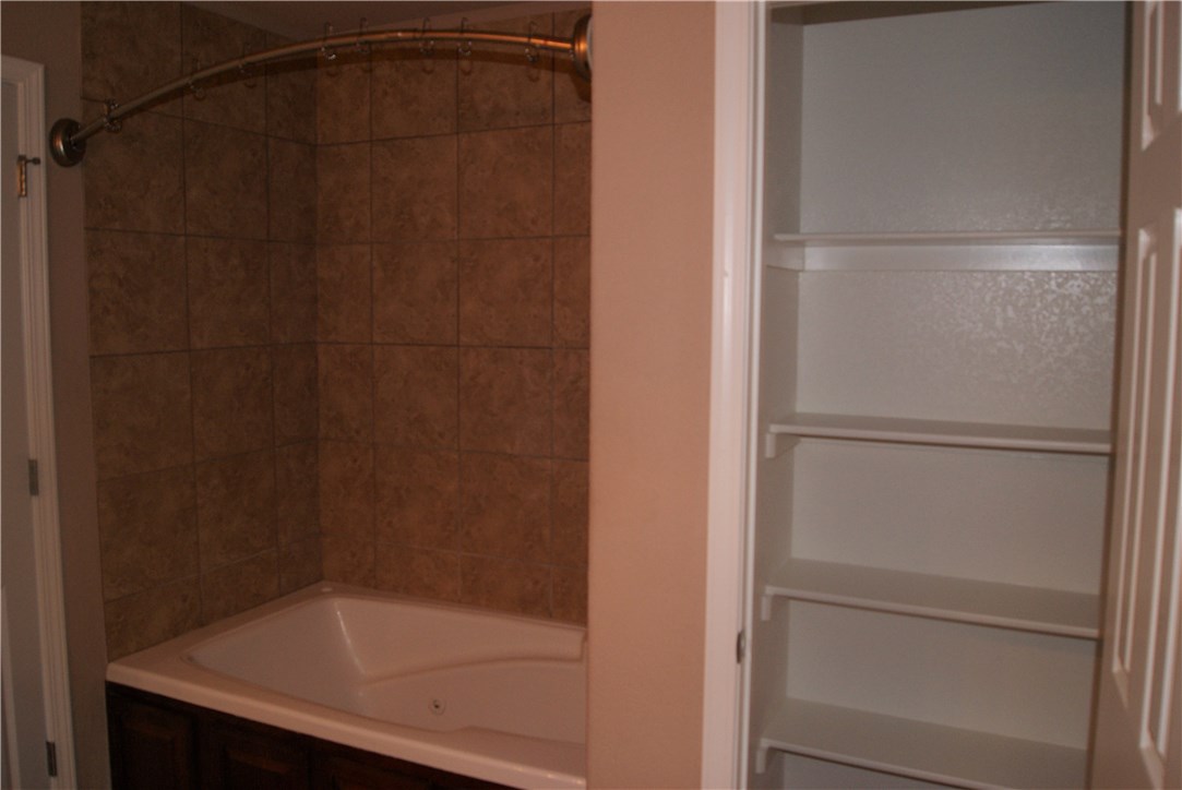 Edinburgh Sub Lowell - Residential Lease