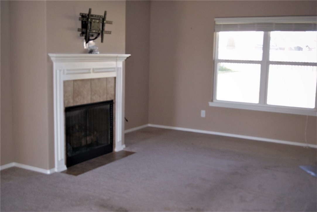 Edinburgh Sub Lowell - Residential Lease