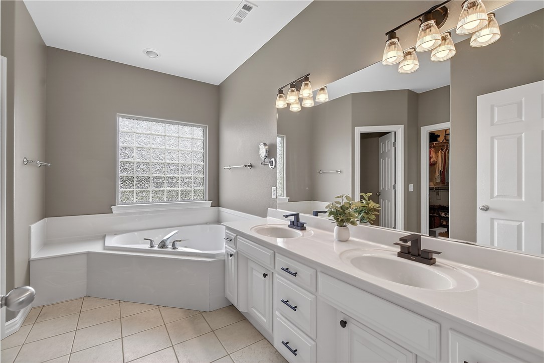 Hunts Lakeside Estates - Residential