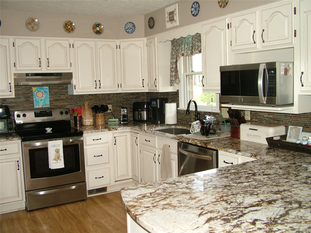 Delwood Manor 1st - Residential