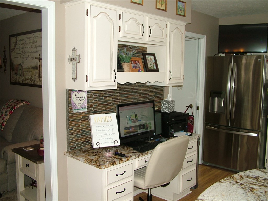 Delwood Manor 1st - Residential