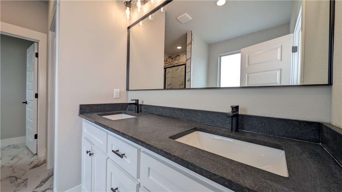 GRAND ESTATES PH 1-GENTRY - Residential